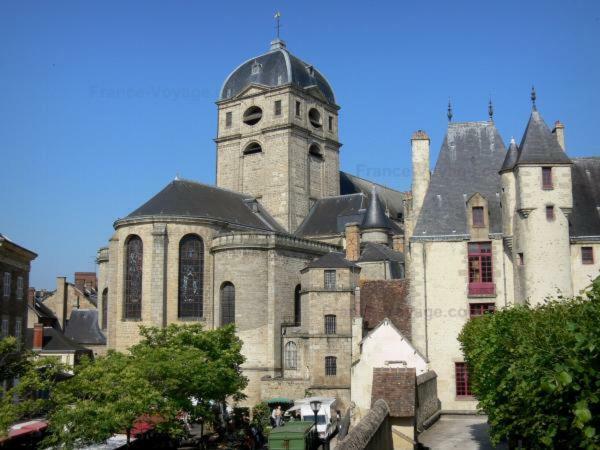 Santa Maria Villa Saint-Ouen-de-Mimbré Buitenkant foto
